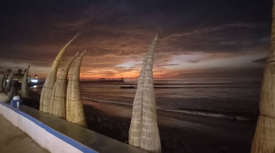 Tarde noche en Huanchaco