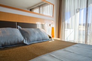 Room & Suite