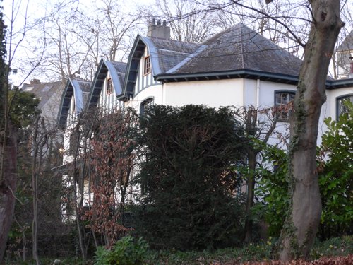 Uccle review images