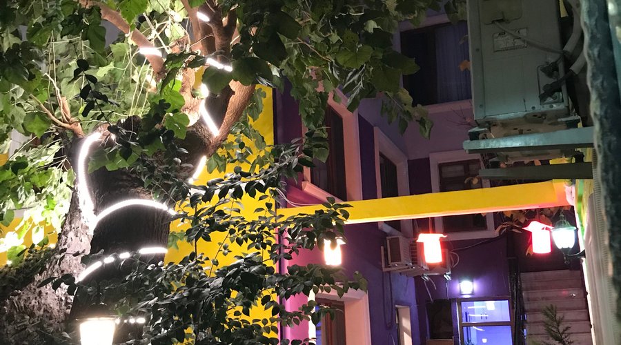 Gerçekten çok güzel bahçesi ve terası var.