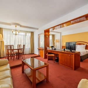 Hotel Aro Palace, hotel in Brasov