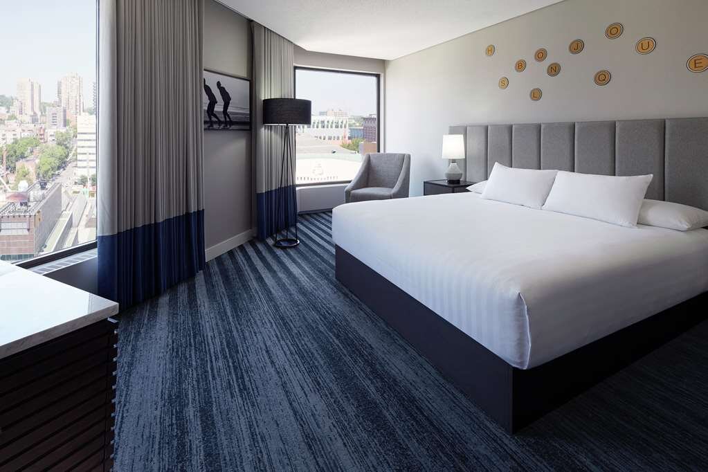 DoubleTree By Hilton Montreal UPDATED 2022 Prices Reviews Photos   Guest Room 