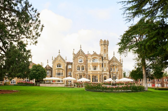 OAKLEY COURT - Updated 2023 Prices & Hotel Reviews (Windsor, England)