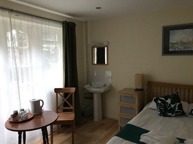 72qt Guest House, hotel in London