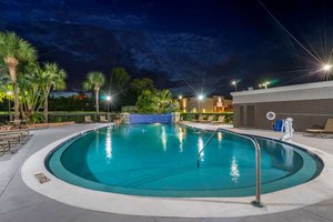 Pool & Beach