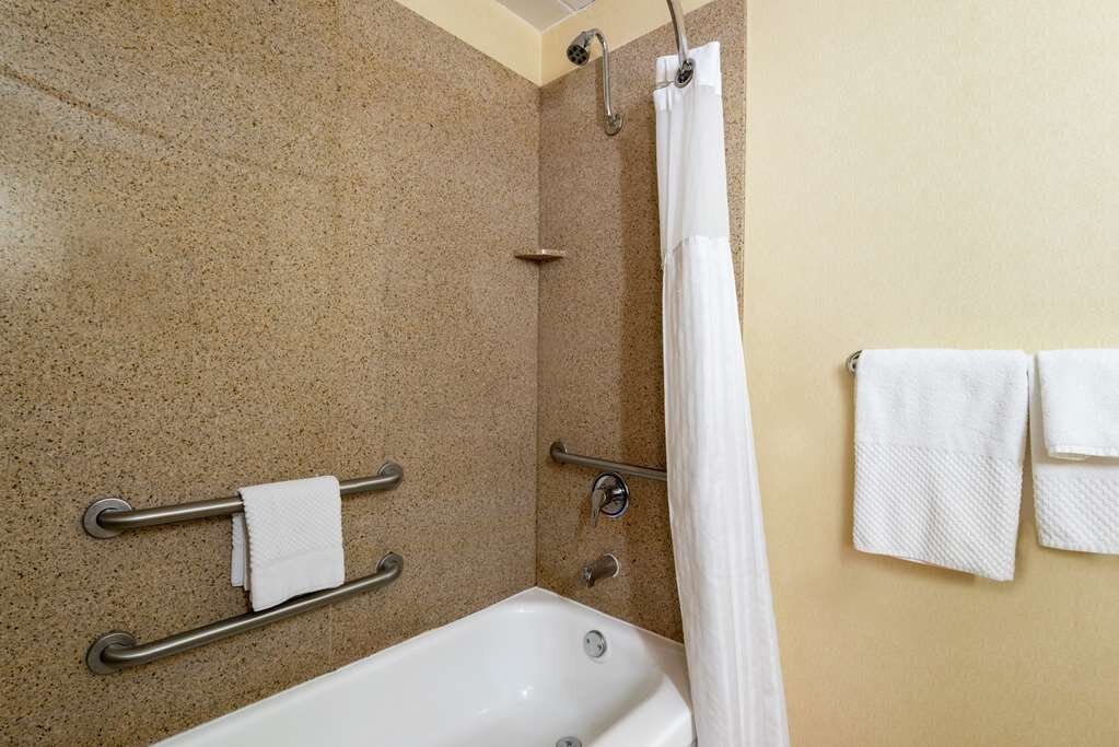 Hotel photo 21 of DoubleTree by Hilton Hotel Grand Rapids Airport.