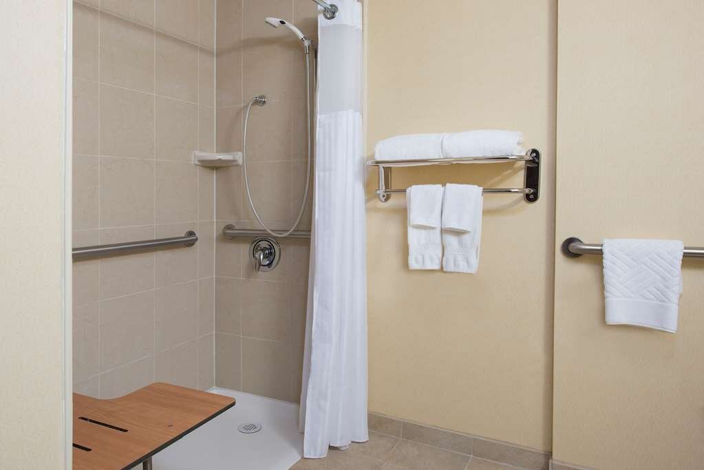 Hotel photo 89 of DoubleTree by Hilton Hotel Grand Rapids Airport.