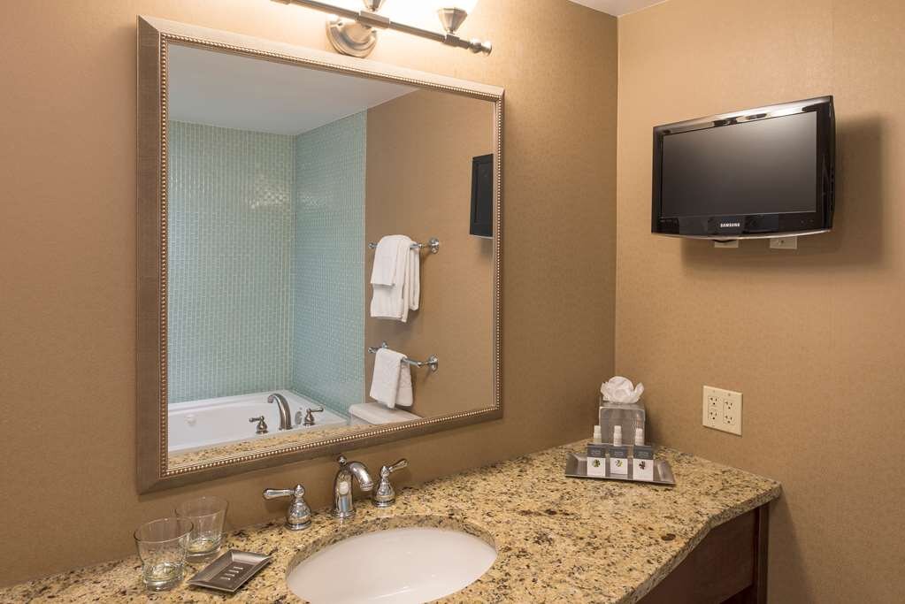 Hotel photo 34 of DoubleTree by Hilton Hotel Grand Rapids Airport.
