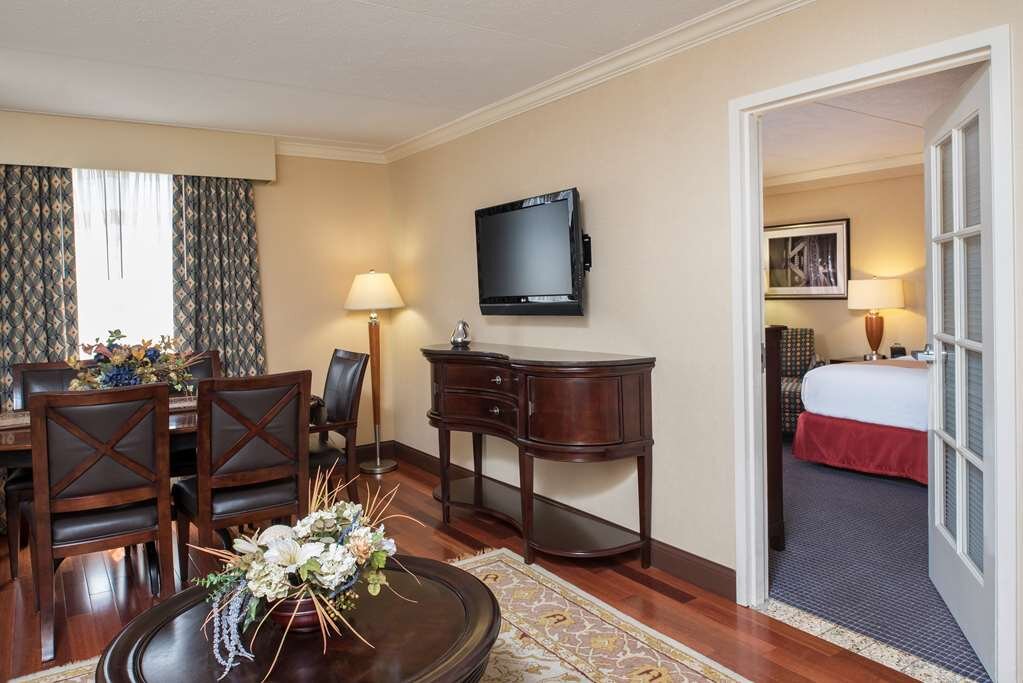 Hotel photo 1 of DoubleTree by Hilton Hotel Grand Rapids Airport.