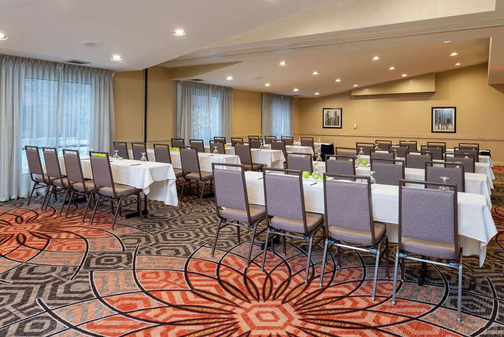 Hotel photo 90 of DoubleTree by Hilton Hotel Grand Rapids Airport.