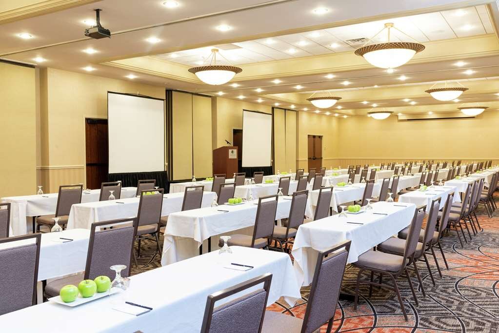 Hotel photo 8 of DoubleTree by Hilton Hotel Grand Rapids Airport.