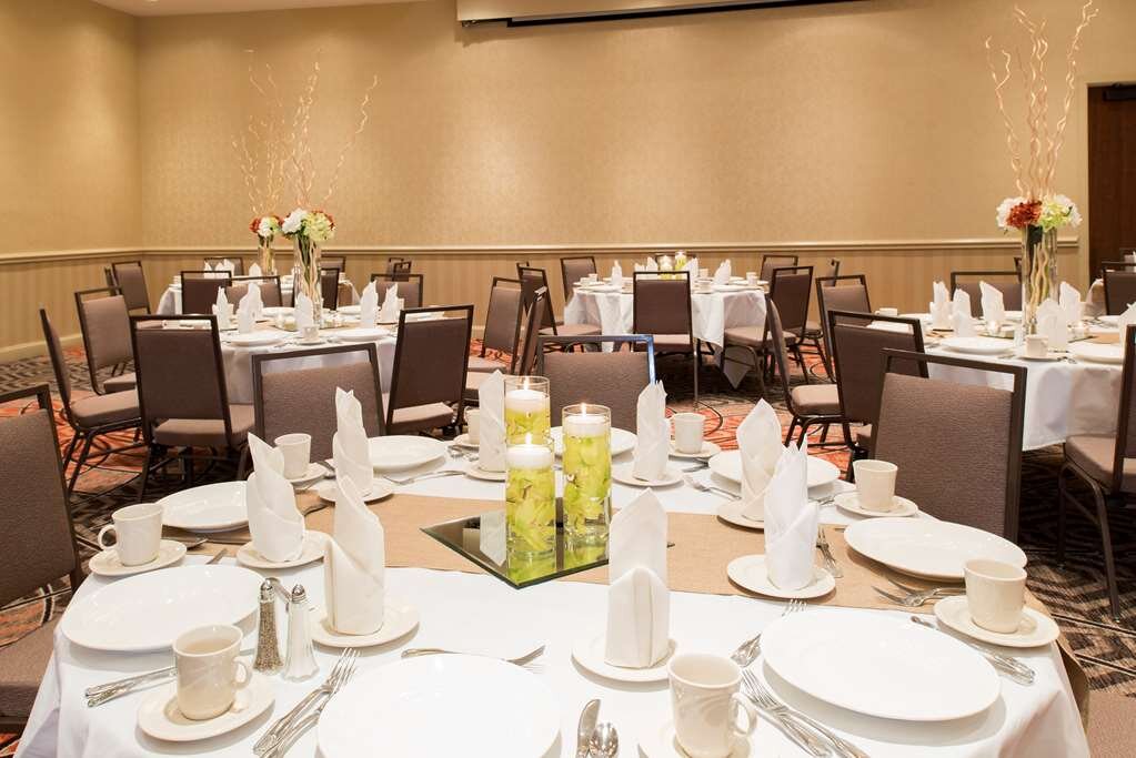Hotel photo 57 of DoubleTree by Hilton Hotel Grand Rapids Airport.