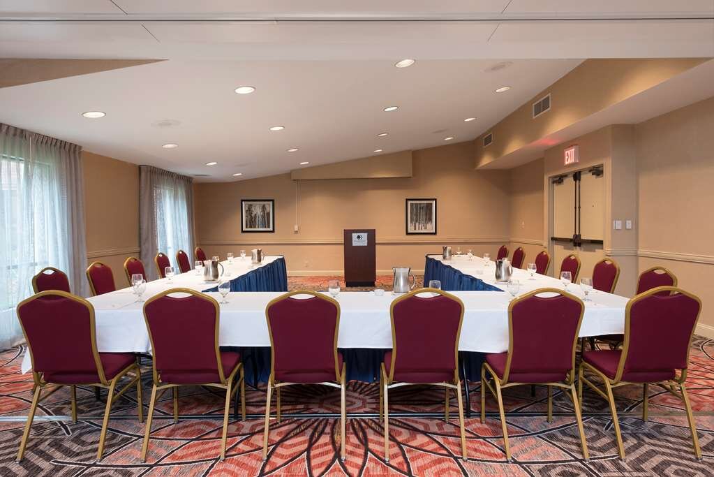 Hotel photo 6 of DoubleTree by Hilton Hotel Grand Rapids Airport.
