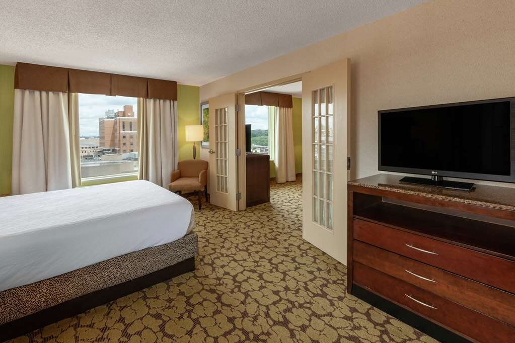Hotel photo 38 of Hilton Garden Inn Pittsburgh University Place.