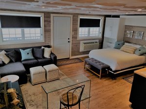 Room & Suite