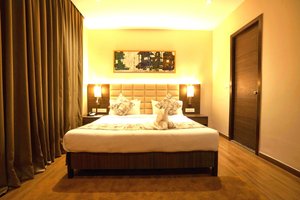 Room & Suite