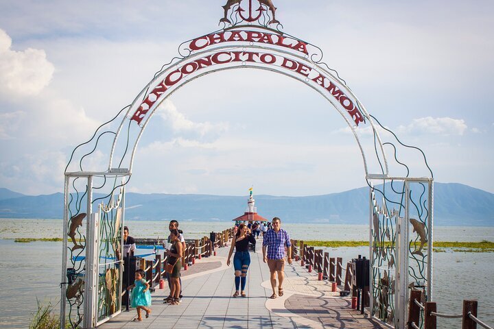 2024 Tour al Lago de Chapala, PUEBLO MAGICO de Ajijic desde Guadalajara