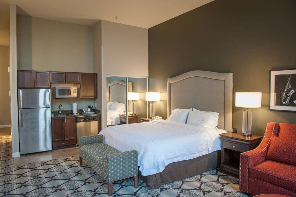 Hotel photo 17 of Hampton Inn & Suites New Orleans-Convention Center.
