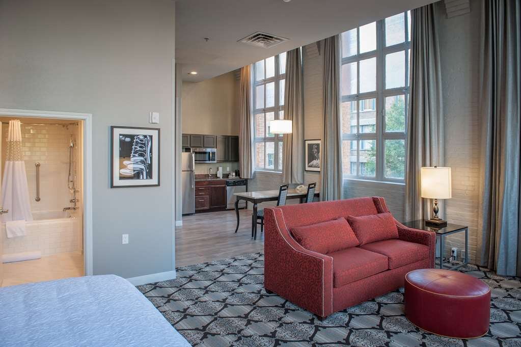 Hotel photo 61 of Hampton Inn & Suites New Orleans-Convention Center.