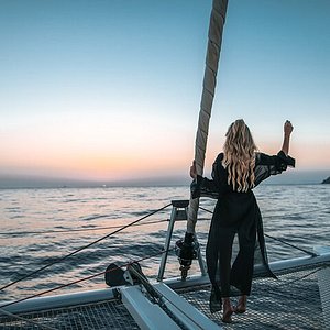 santorini sunset boat tour