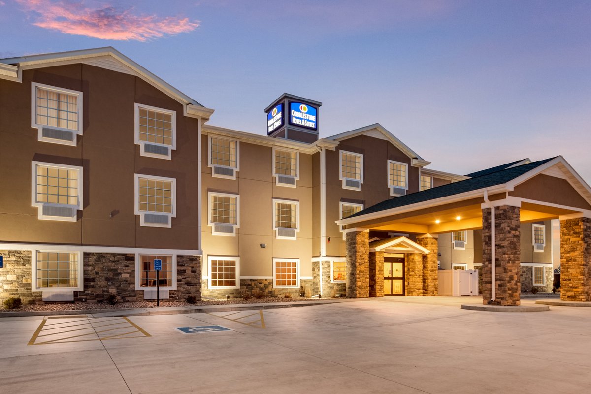 Cobblestone Hotel & Suites - Cozad $80 ($̶1̶0̶1̶) - Updated 2022 Prices 