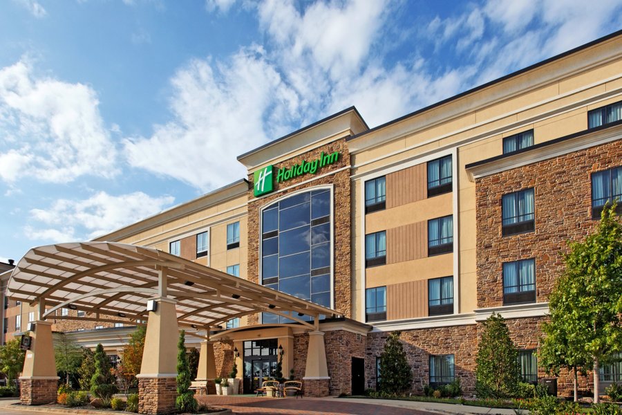 HOLIDAY INN ARLINGTON $107 ($̶1̶5̶0̶) - Updated 2021 Prices & Hotel ...