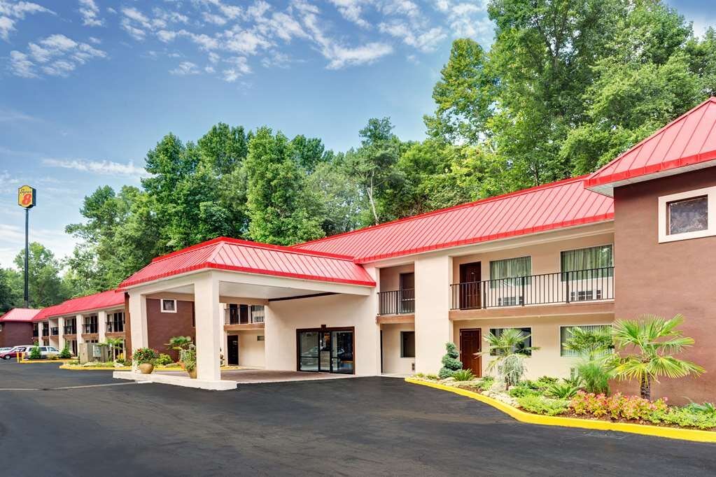 SUPER 8 BY WYNDHAM ATLANTA/JONESBORO ROAD 74 (̶8̶4̶) Prices & Hotel