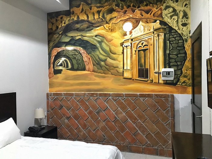 Cada habitación cuenta con un mural referente a un Pueblo Mágico de México.