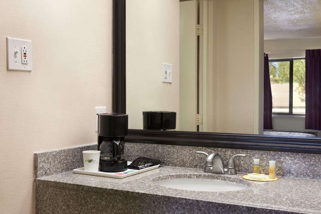Hotel photo 3 of Days Inn by Wyndham Santa Fe New Mexico.