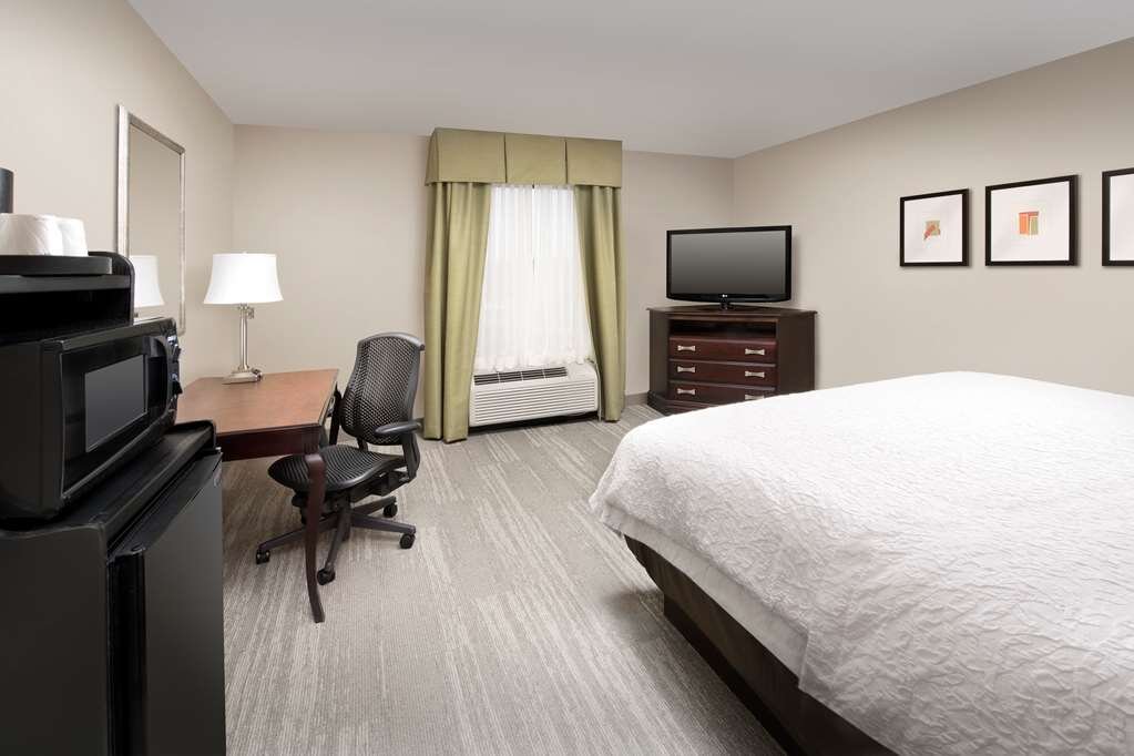 Hotel photo 22 of Hampton Inn Lenoir City.