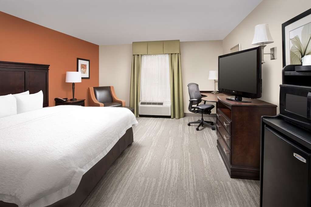 Hotel photo 52 of Hampton Inn Lenoir City.