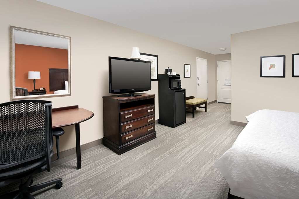 Hotel photo 38 of Hampton Inn Lenoir City.