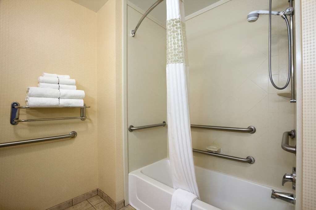 Hotel photo 34 of Hampton Inn Lenoir City.