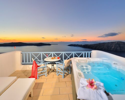 Absolute Bliss Imerovigli Suites