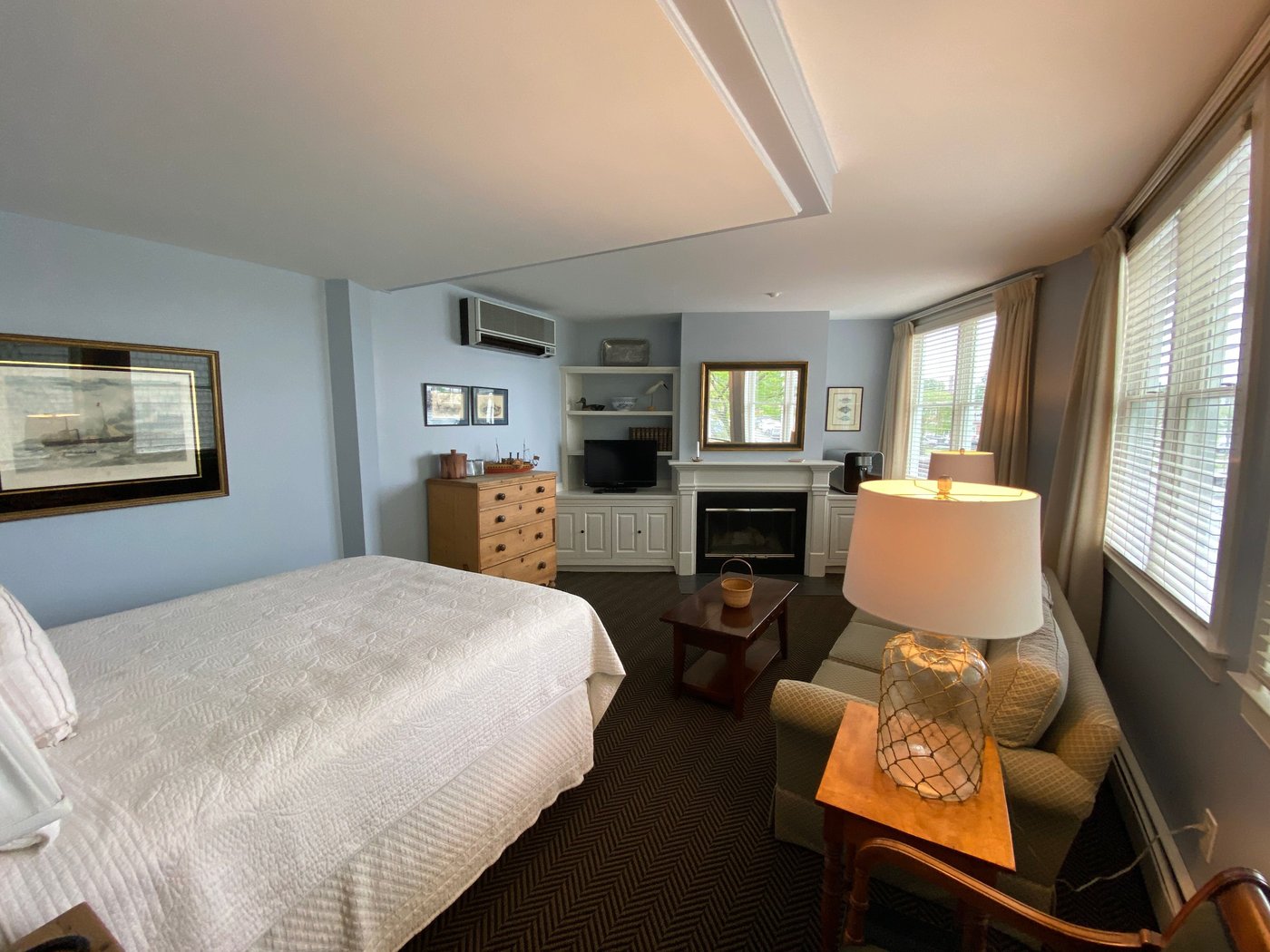 STEAMBOAT INN - Updated 2024 Prices & B&B Reviews (Mystic, CT)