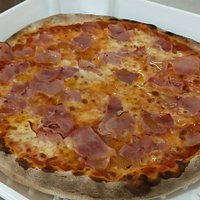 🔸 Nous avons une grande nouveauté .... CIRO PIZZA BOX! 🔸
Nous avons une nouvelle solution pour la livraison et la vente à emporter de nos pizzas!
Nous parlons de CIRO PIZZA BOX, en exclusivité le contenant permettant de savourer chez vous votre pizza chaude et croustillante comme à peine sortie du four !
De plus CIRO PIZZA BOX est :
✅ Ecologique e Recyclable à 100%
✅ Est composé de polystyrène alimentaire certifié
✅ Sûr pour la santé à 100% et privé de BPA
✅ A une solution breveté Anti-condensation