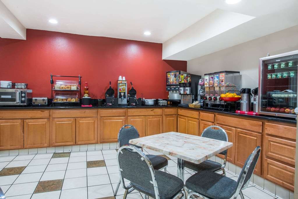 Hotel photo 52 of Ramada by Wyndham San Diego Airport.