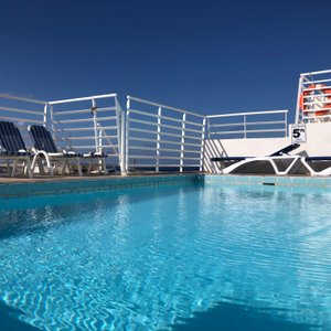 communal pool at Shamrock Apartments Malta 