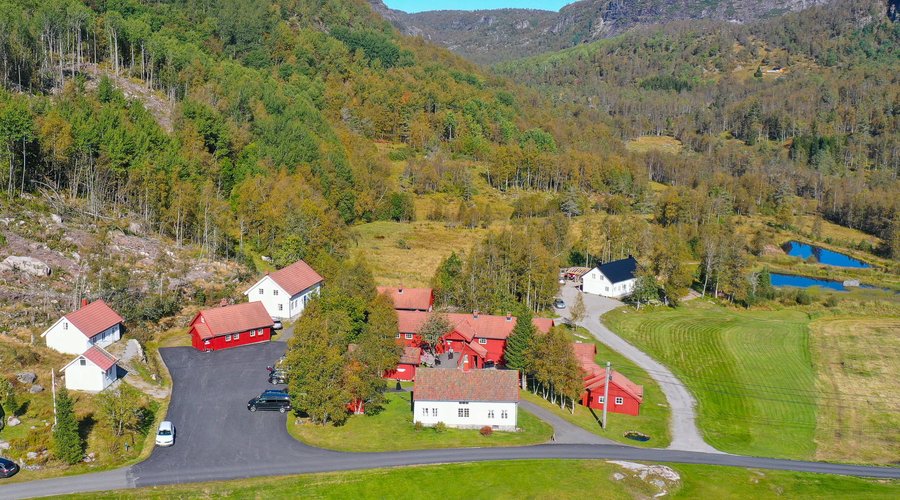 Heddan Gjestegard situated in Hægebostad sorrounded by beautiful nature