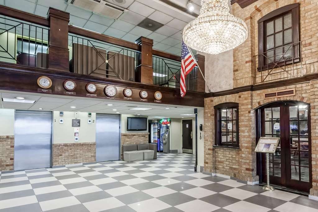 Hotel photo 12 of Howard Johnson Hotel by Wyndham Newark Airport.