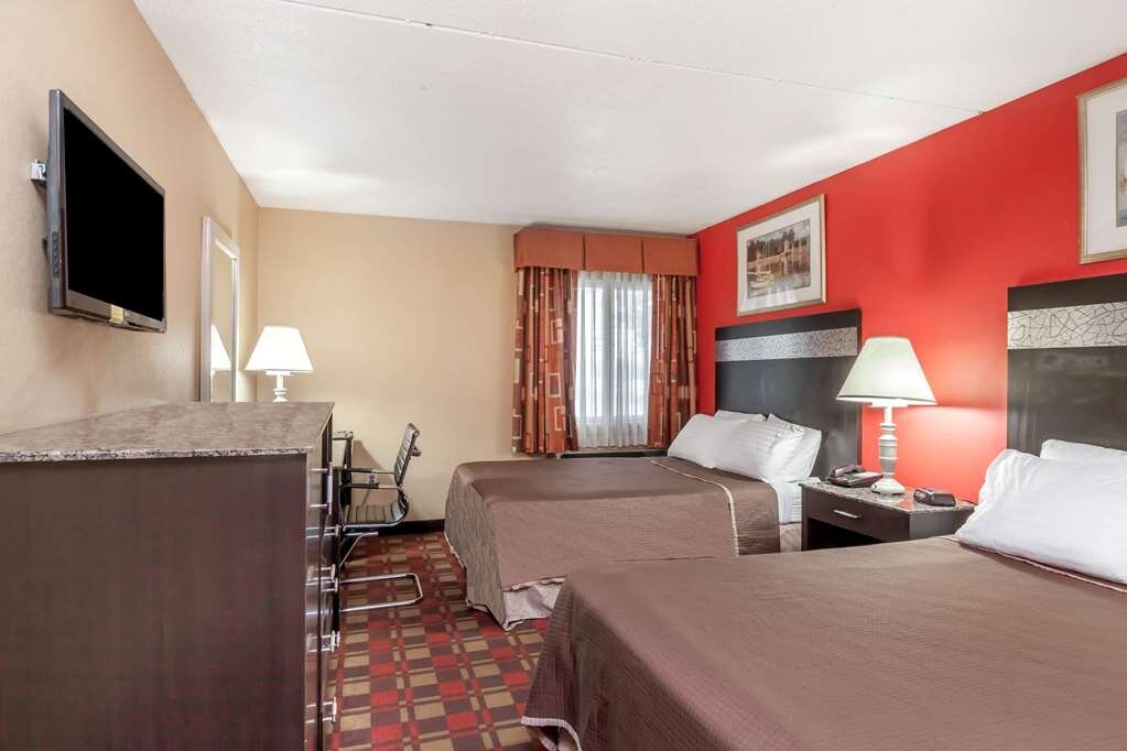Hotel photo 6 of Howard Johnson Hotel by Wyndham Newark Airport.
