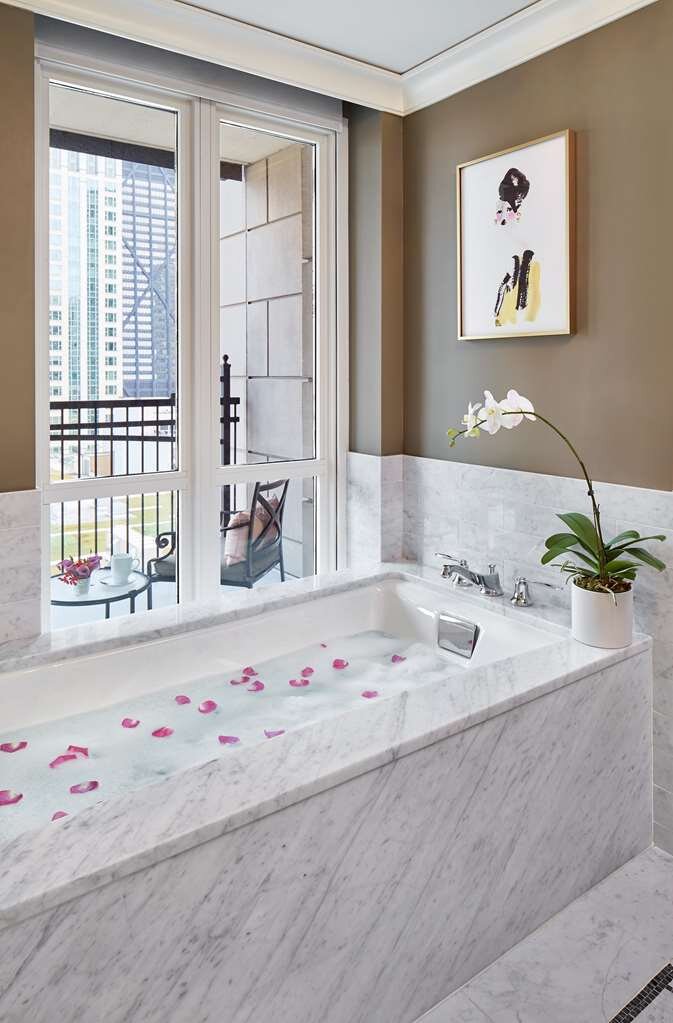 Hotel photo 30 of Waldorf Astoria Chicago.