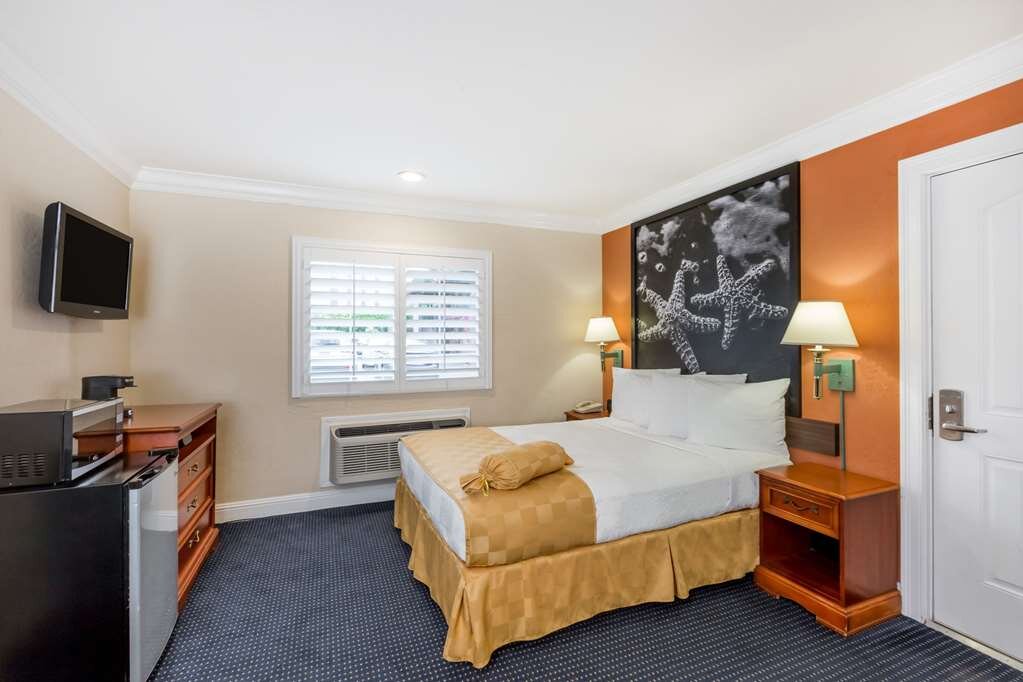 Hotel photo 56 of Super 8 by Wyndham Monterey Fisherman's Wharf Aquarium.