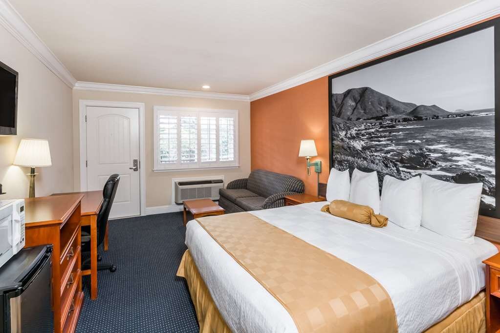 Hotel photo 11 of Super 8 by Wyndham Monterey Fisherman's Wharf Aquarium.