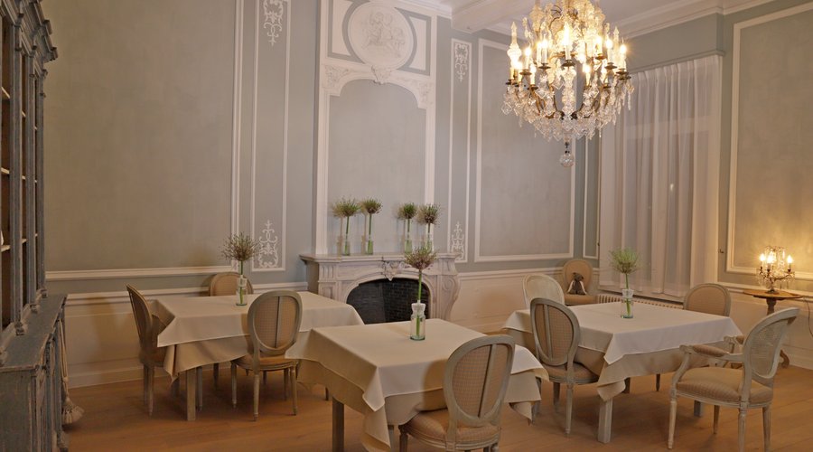 This is the breakfastroom. Everything is renovated. The renovation is finished on February 10th 2021.