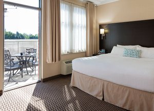 Room & Suite