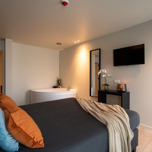 Elite suite
