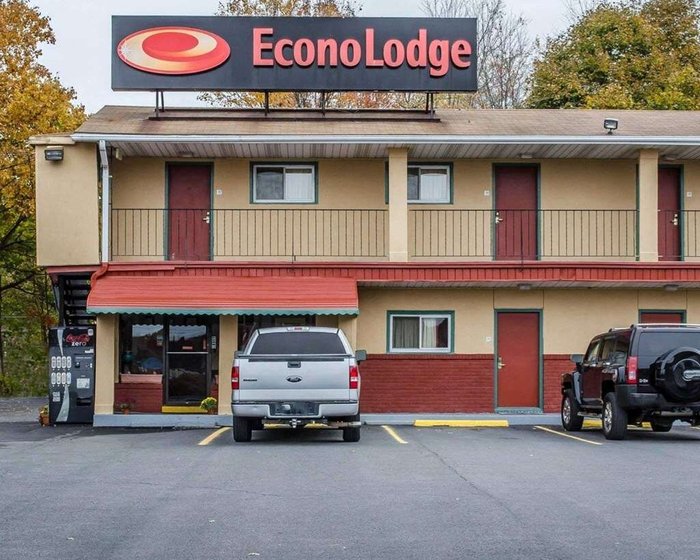 Econo Lodge Kitchenettes: Pictures & Reviews - Tripadvisor