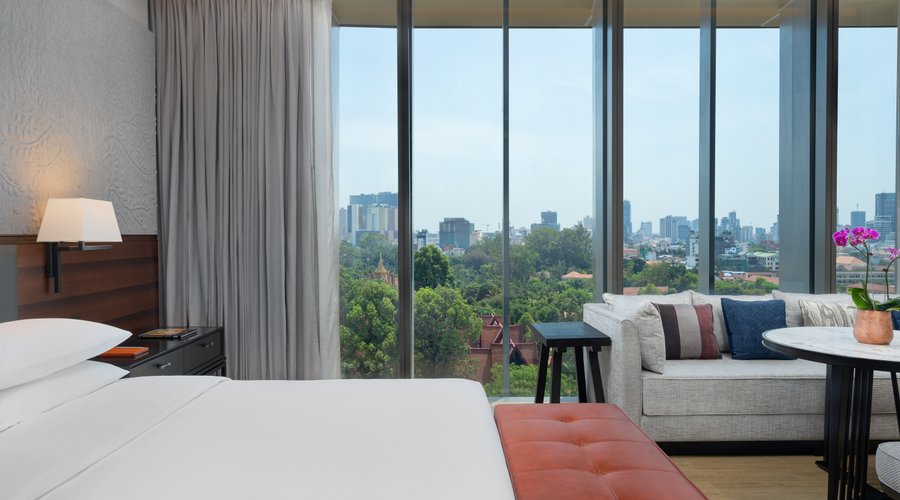 Hyatt-Regency-Phnom-Penh-Executive-Suite-Bedroom