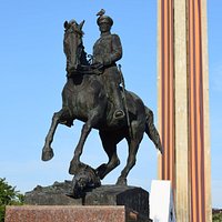 Памятник Г. К. Жукову